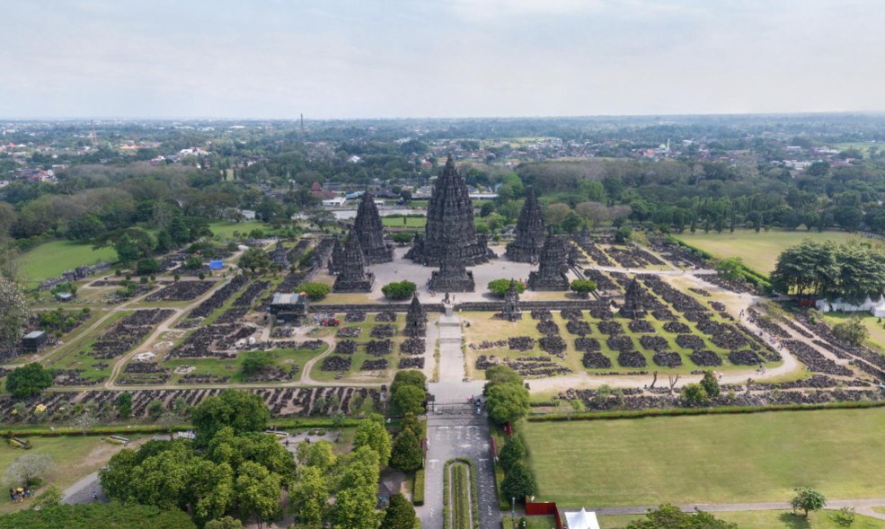 Candi Prambanan atau Candi Kalasan